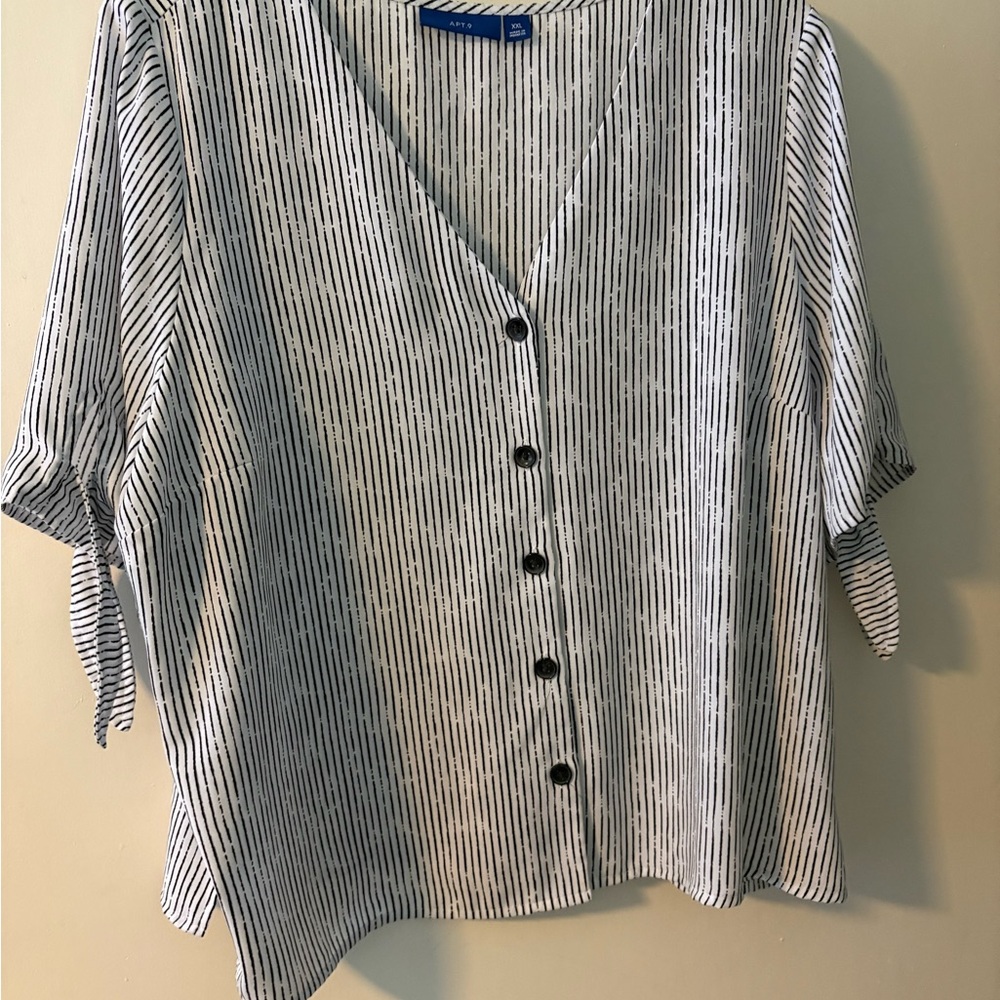 Apt. 9 White V-Neck Button Front Top with Black Pinstripes